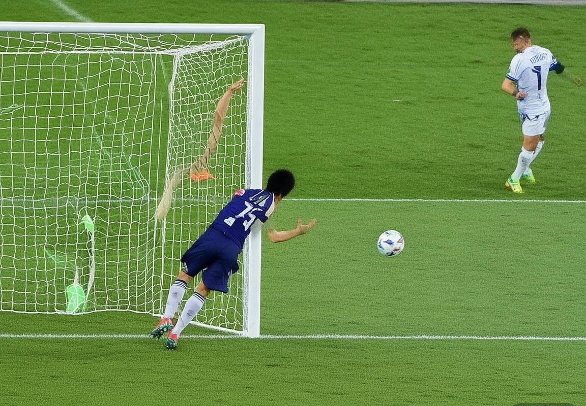 国安恒大巅峰对决：激情盛宴与战术博弈回顾(图3)